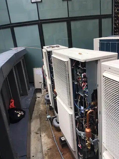 冷氣清洗現場 2